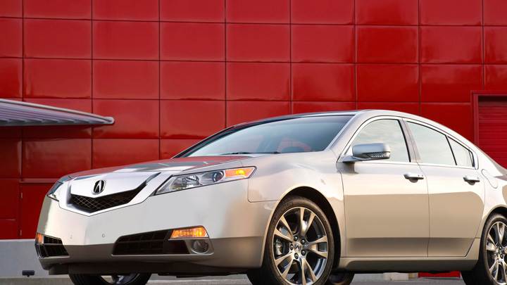 Front Side Pose Of 2009 Acura TL SH-AWD In Silver